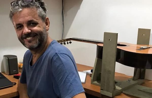 Luthier Valderrama: o grande mestre da harmonização de ressonâncias do violão  